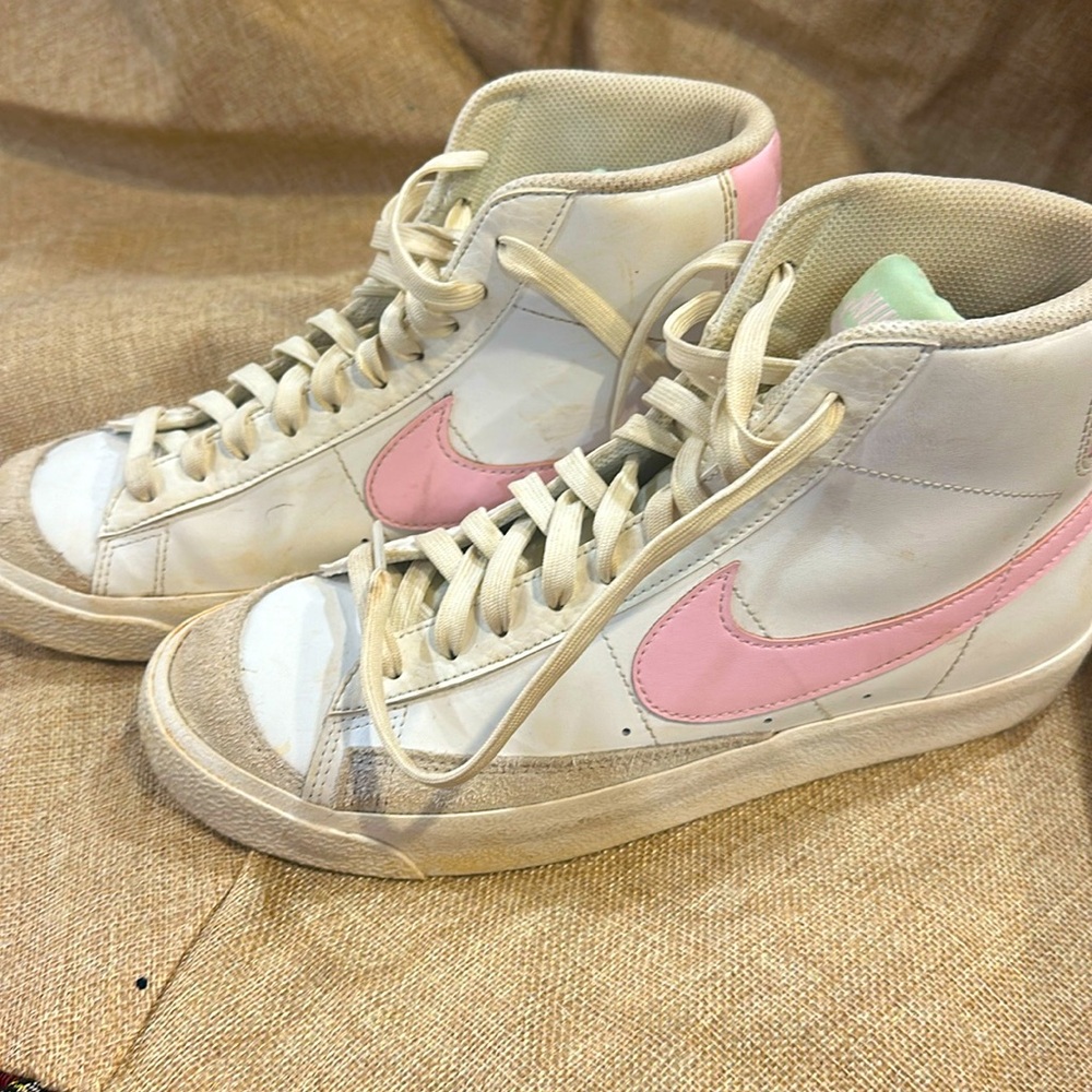 Pink nike blazers